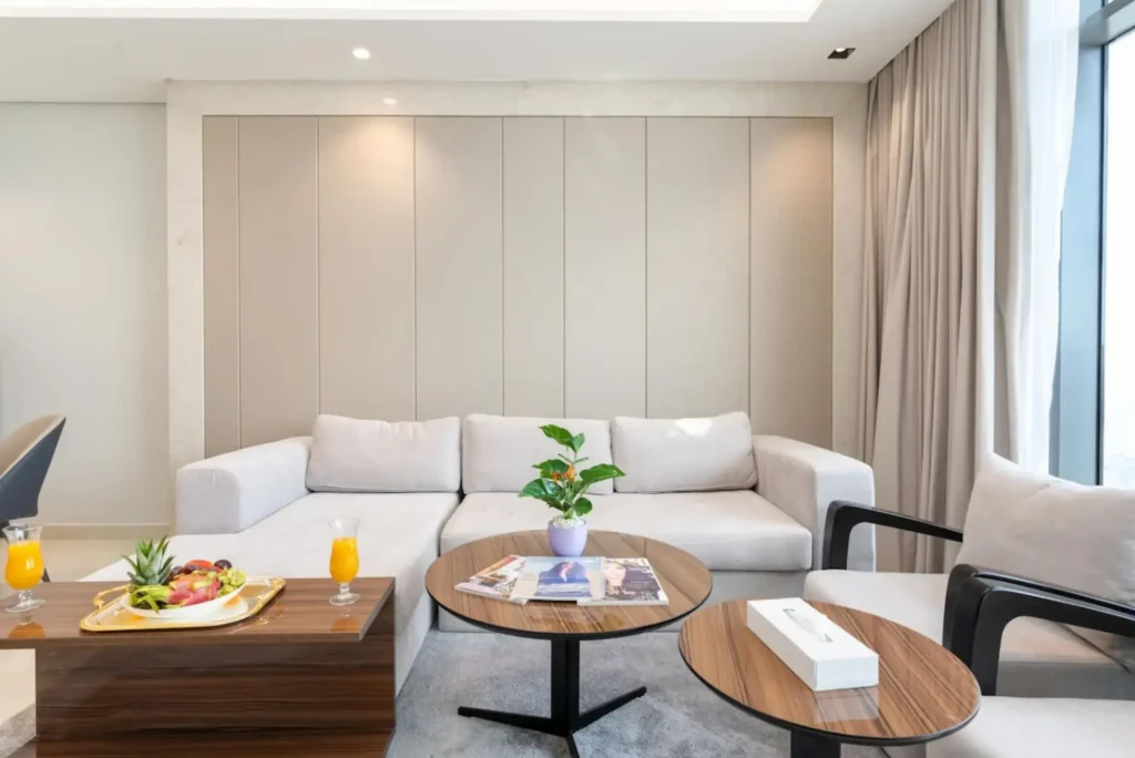 High Floor 3BR | City View & King Size Bed, Business Bay