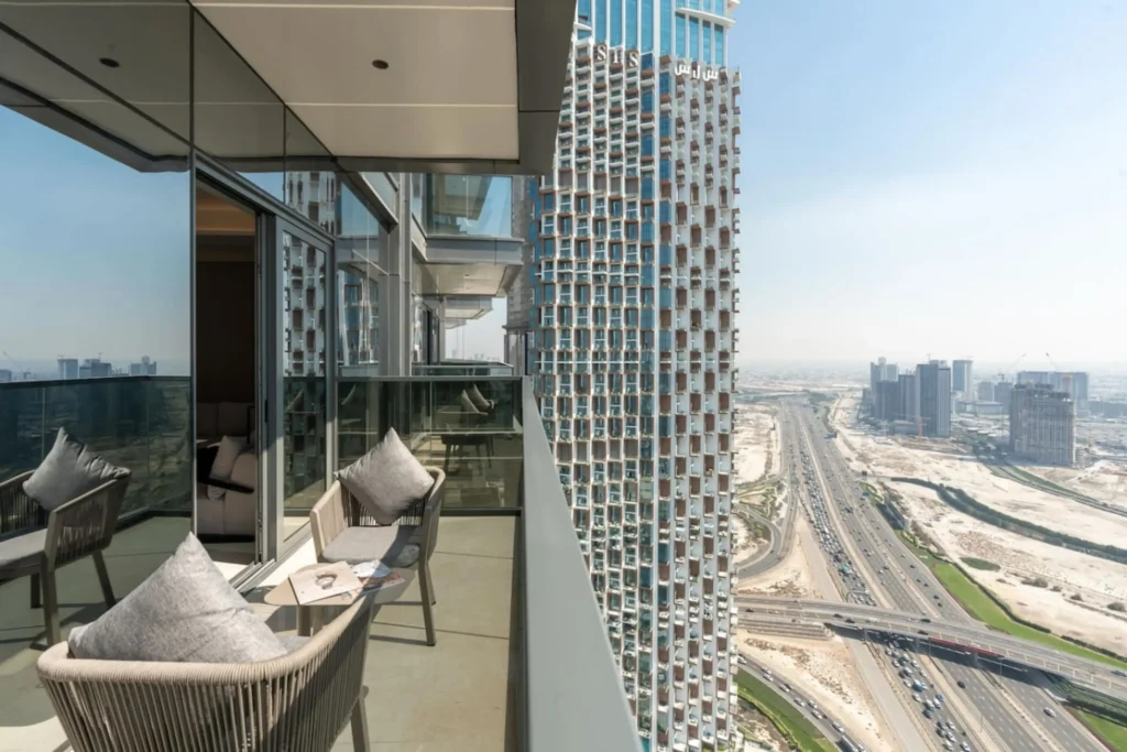 High Floor 3BR | City View & King Size Bed, Business Bay