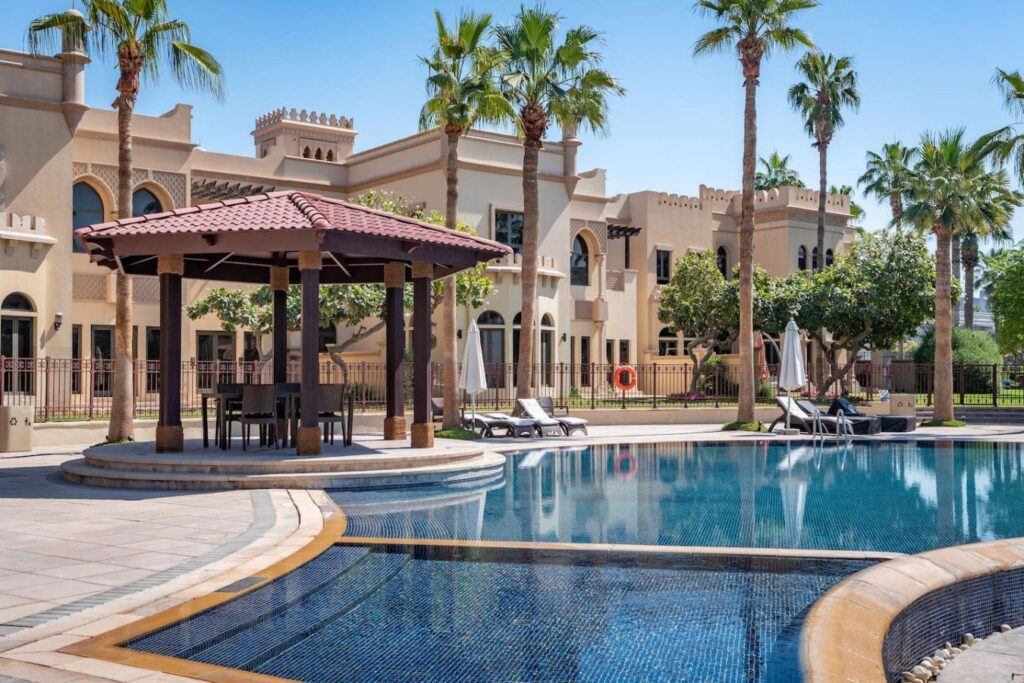 Palm Jumeirah Luxury Villa | 3BR + Maid, Pool & Beach Access