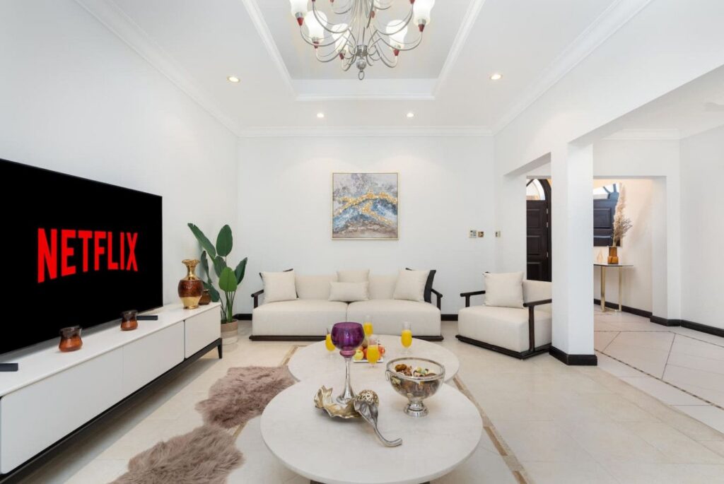 Palm Jumeirah Luxury Villa | 3BR + Maid, Pool & Beach Access