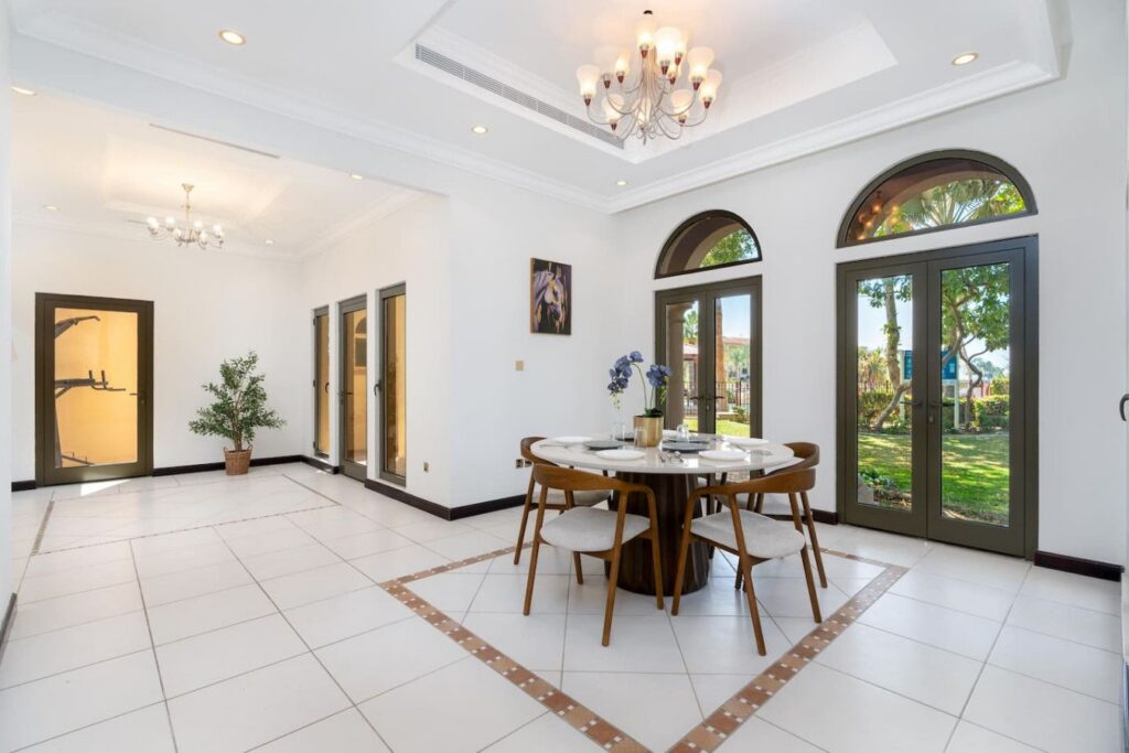 Palm Jumeirah Luxury Villa | 3BR + Maid, Pool & Beach Access
